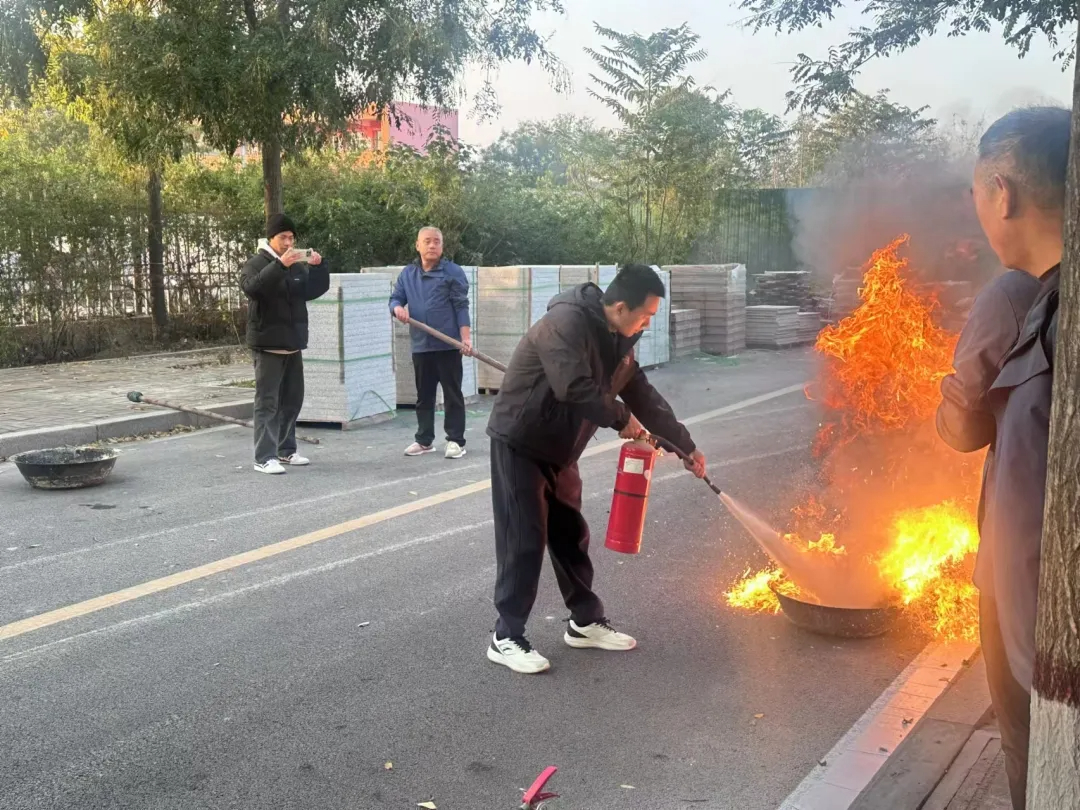 邯郸科技职业学院2024年秋季消防灭火应急疏散暨消防安全知识讲座